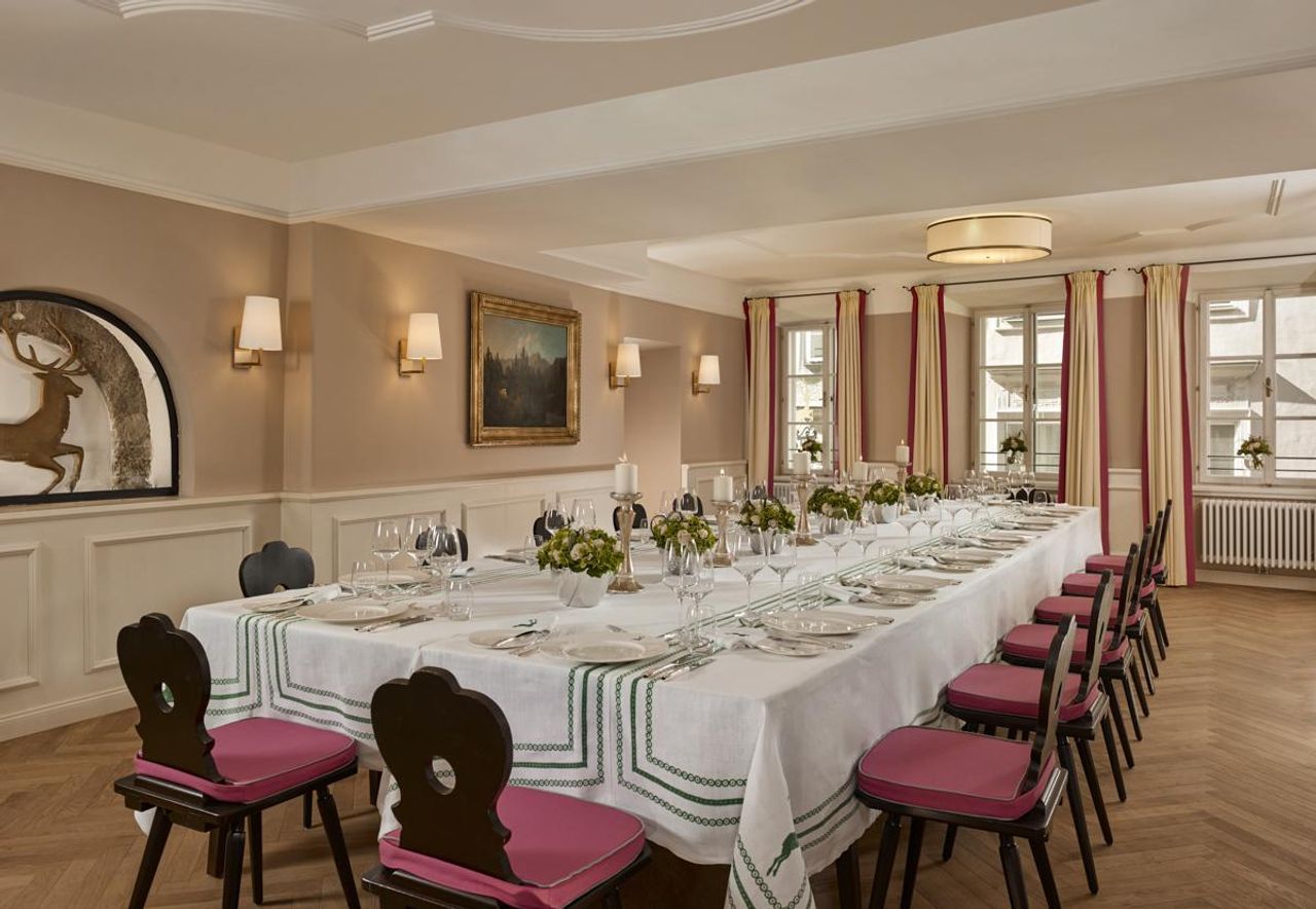 Salzburg Client Meeting Boardroom Bibliothek image 0