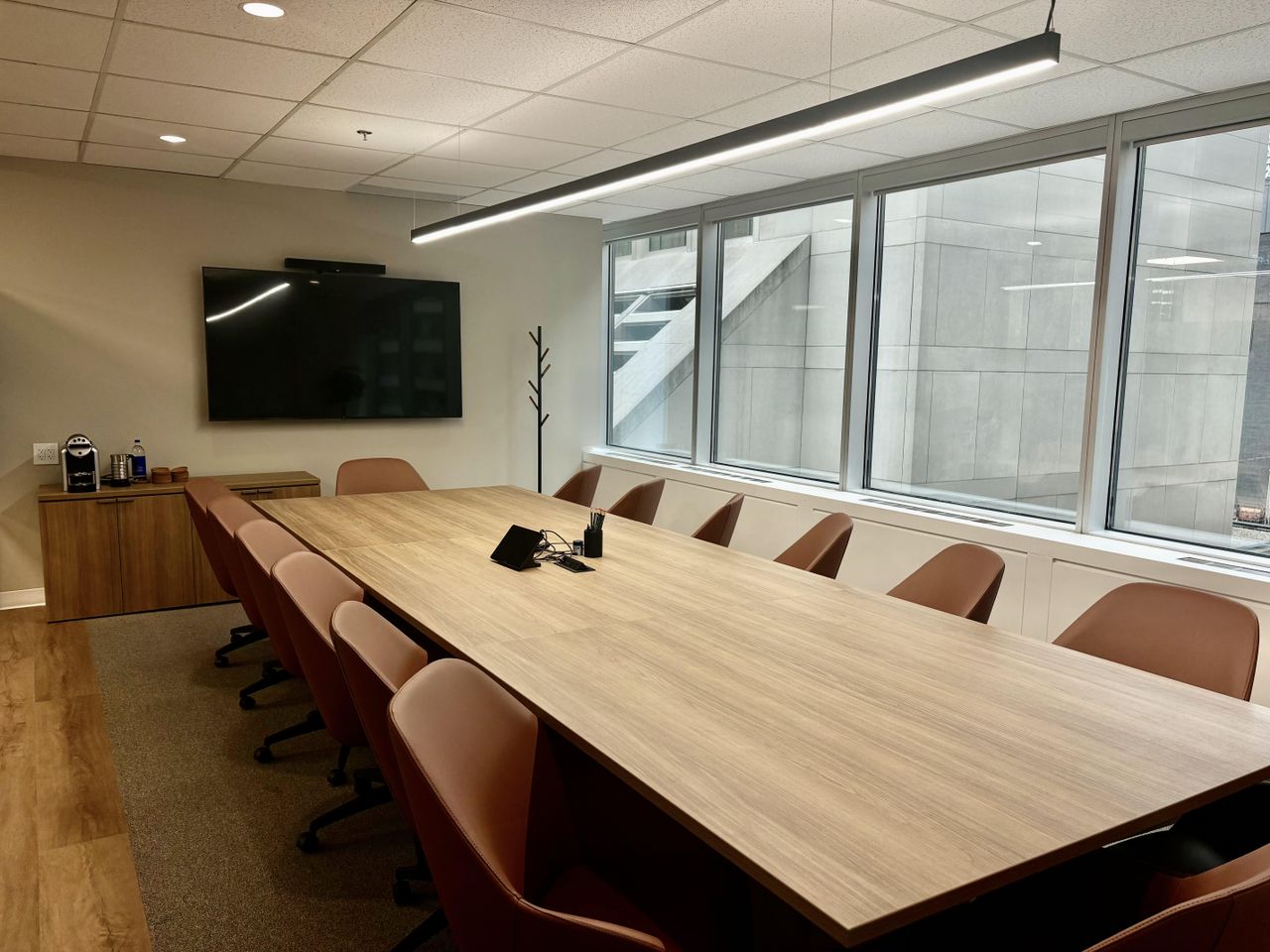 Toronto  Meeting room Modern Ergonomic Boardroom image 2
