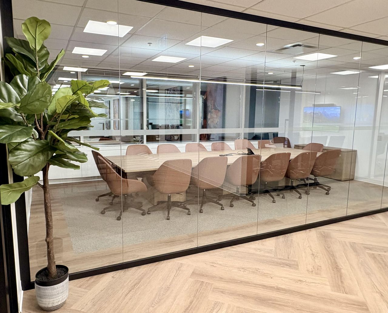 Toronto  Meetingraum Modern Ergonomic Boardroom image 0