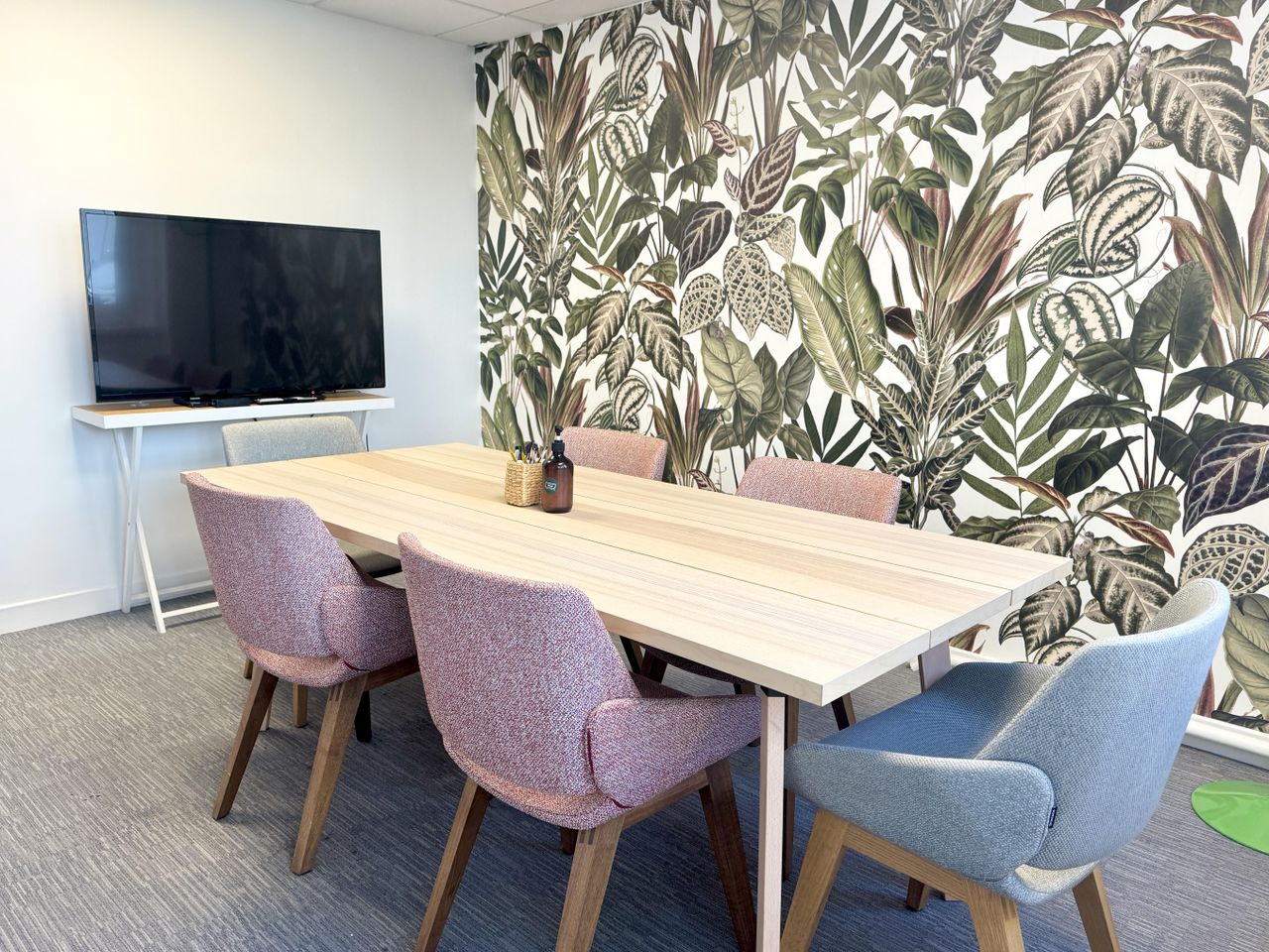 Clichy Creative Meeting Coworking spaces Clichy Salle créative image 0