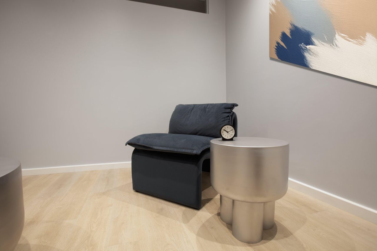 London  Consulting Room Willow Room image 3