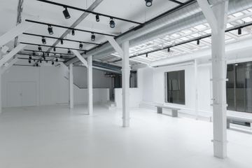Paris  Photostudio SHOWROOM 200m² image 1