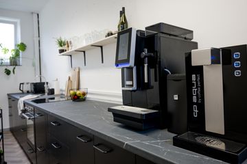 Würzburg  Coworking spaces Meetingraum M im nomad image 2