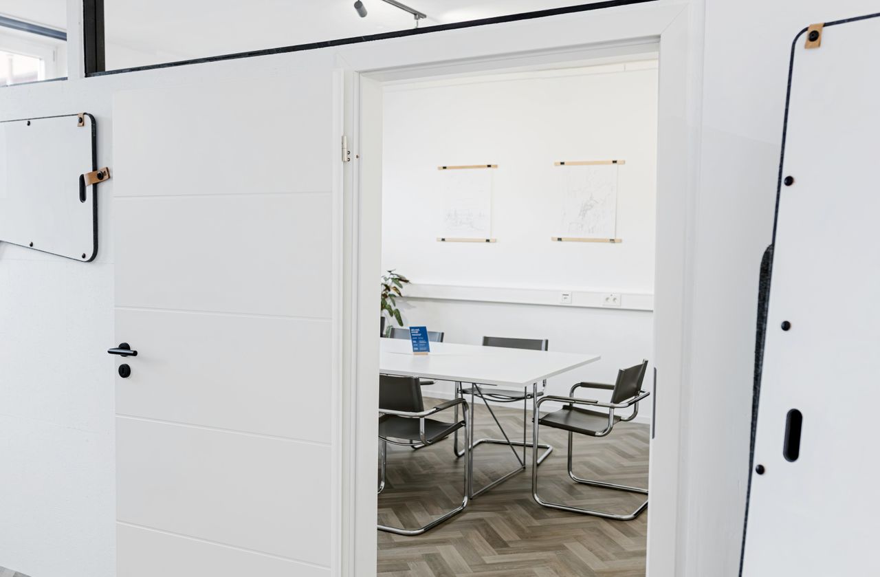 Würzburg Mobiles Arbeiten Coworking spaces Meetingraum M im nomad image 3