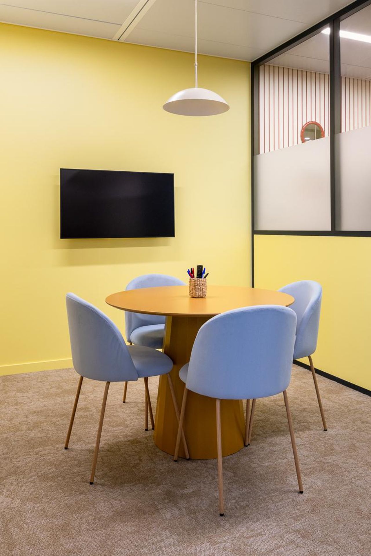 Rest der Welt Coworking Meetingraum Salle Fizzy image 1