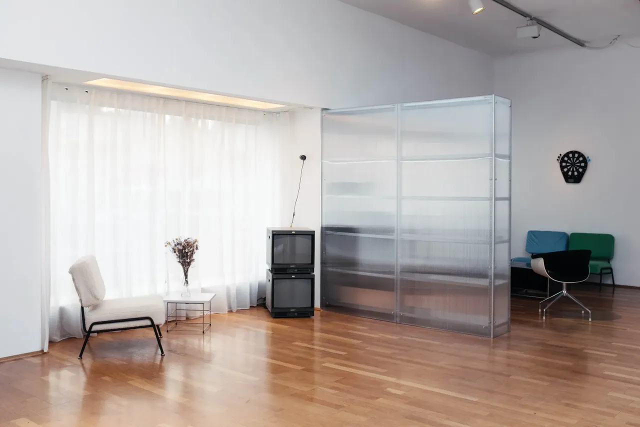 Berlin  Studio promo promo studio image 9