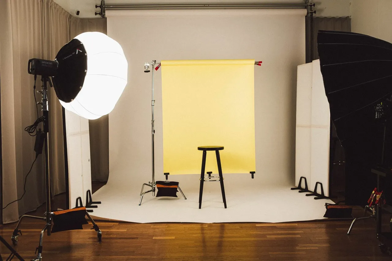 Berlin  Studio promo promo studio image 13