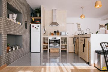 Barcelona  Film studio Design loft with natural light image 4