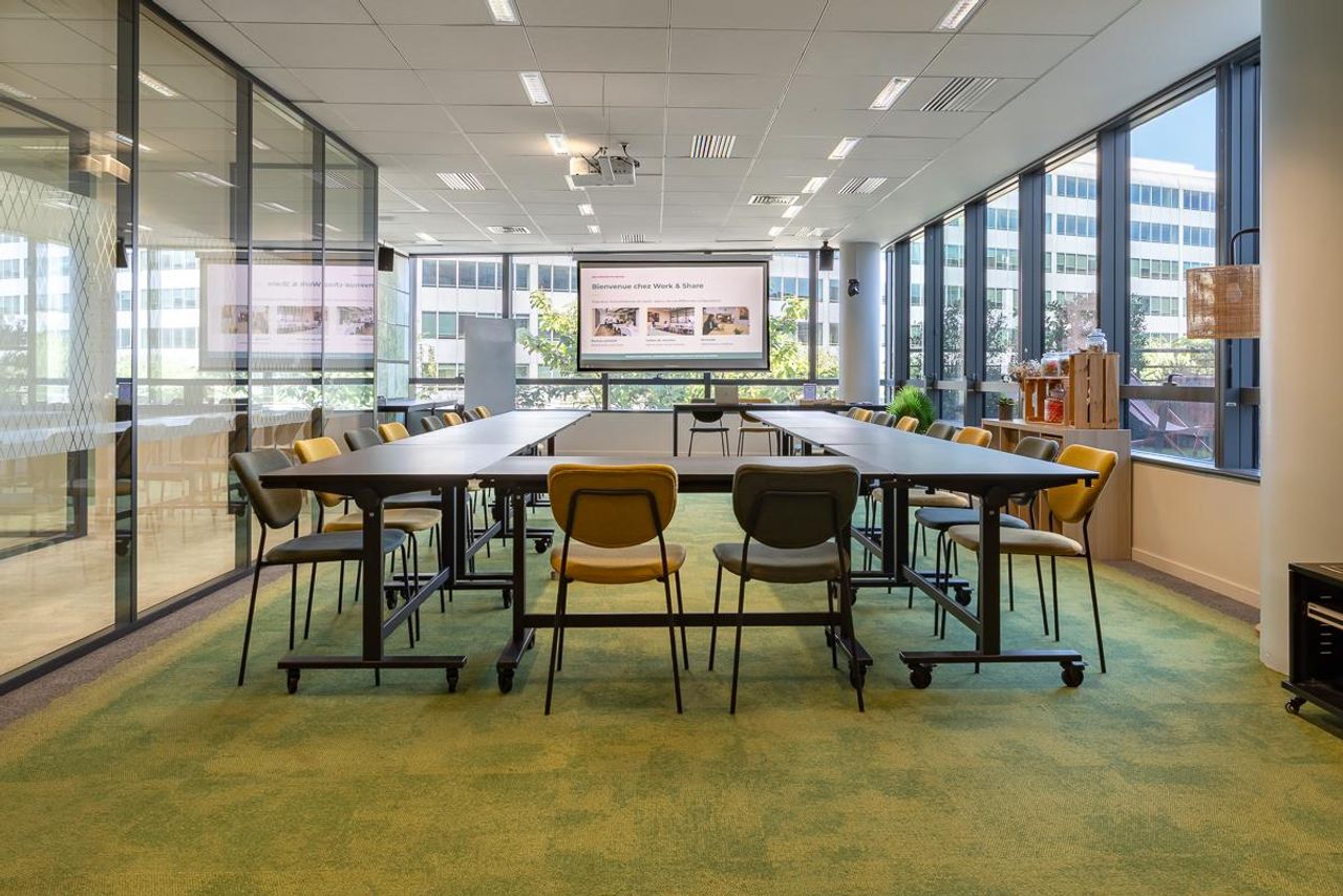 Colombes Creative Meeting Coworking space Green Mood image 0