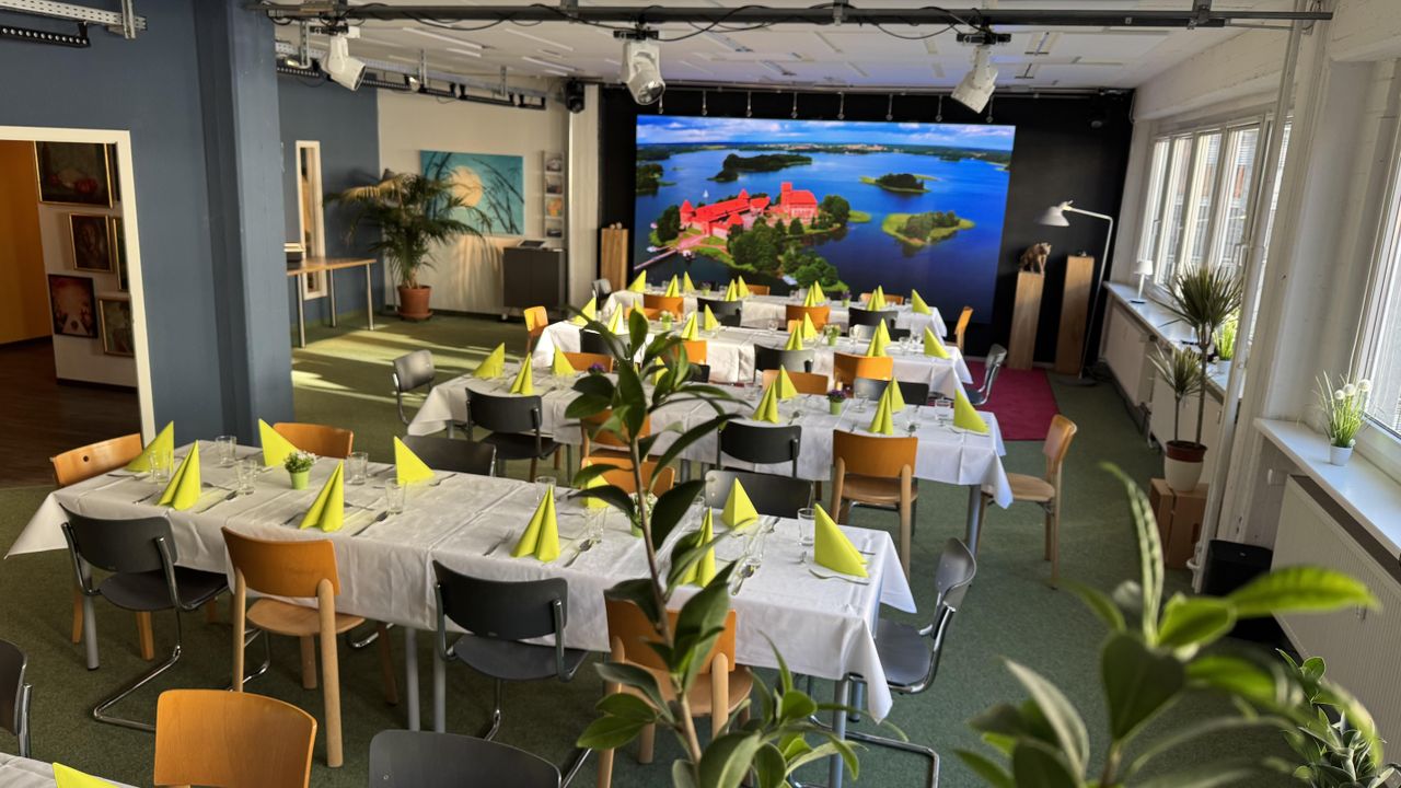 Hamburg Offsite-Meeting Studio showroom image 11