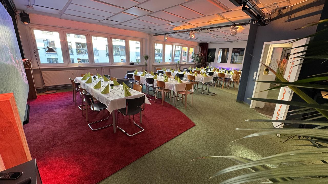 Hamburg Offsite-Meeting Studio showroom image 9