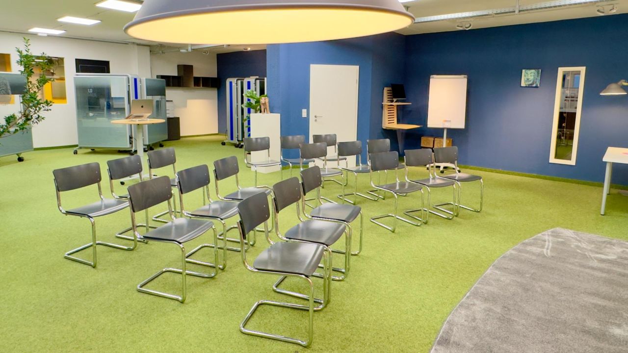 Hamburg Offsite Meeting Showroom showroom image 4