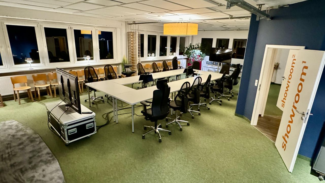 Hamburg Offsite-Meeting Studio showroom image 2