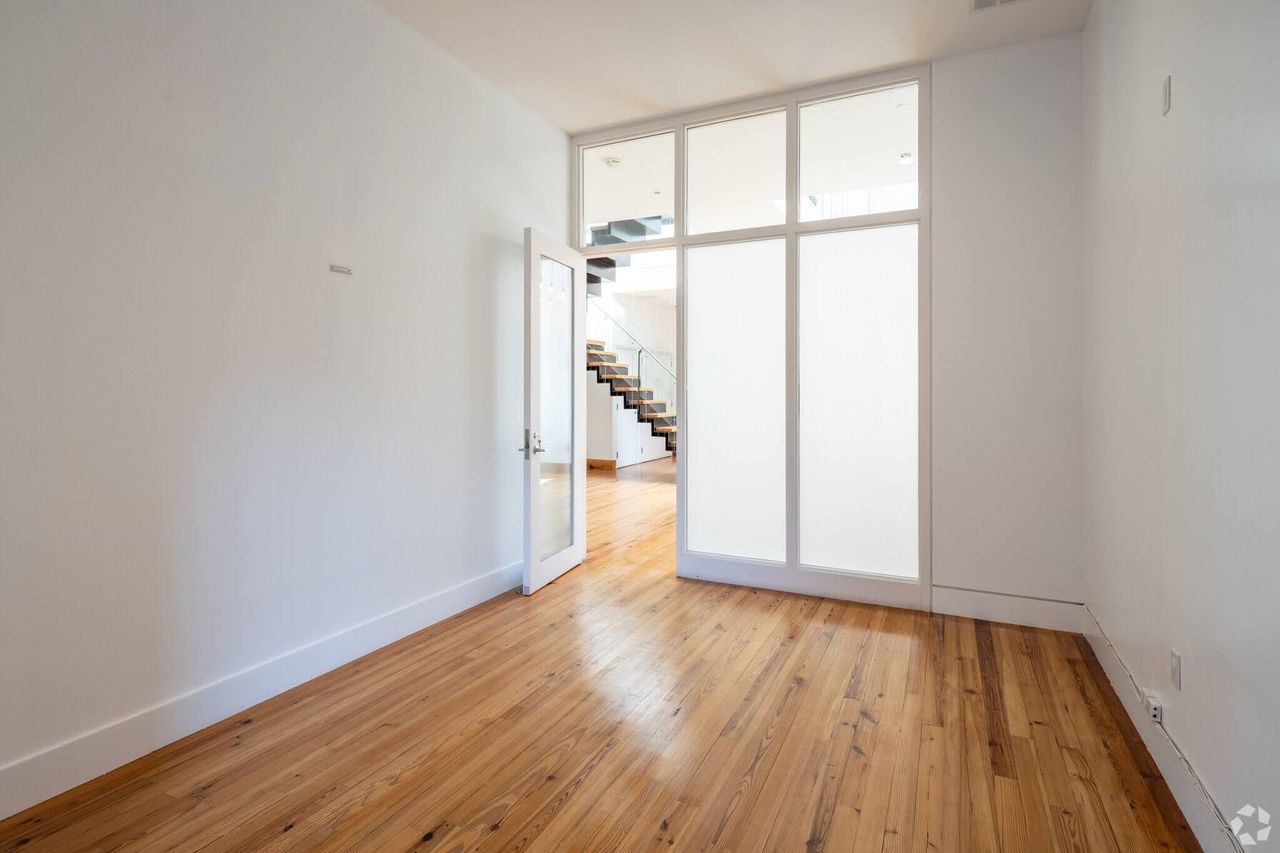 New York  Loft Luxury SoHo Duplex Penthouse image 8