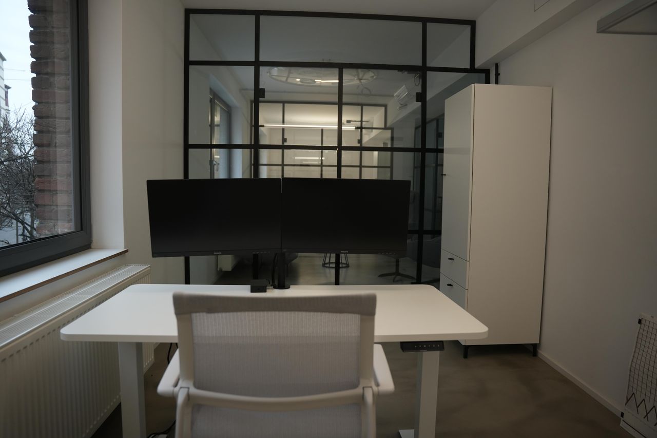 Düsseldorf  Meeting room Arbeitsraum image 2