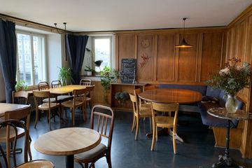 Zürich Kreatives Meeting Bar Beautiful & cozy space with river view image 4