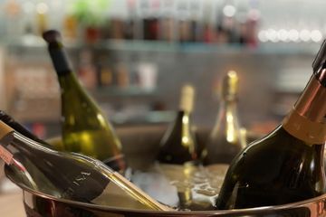 Zürich Kreatives Meeting Bar Beautiful & cozy space with river view image 4