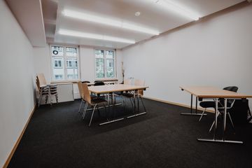 Zürich Kundengespräch  Fachzimmer 2 image 1