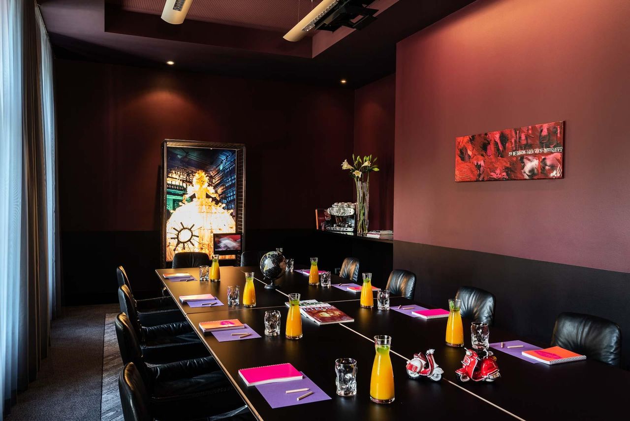 Rest der Welt Kunden-Meeting Konferenzräume Not really Pink image 1