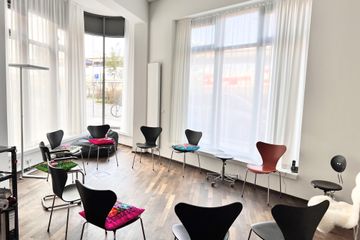 Rest der Welt  Meetingräume Die RUNDE ECKE und der BLAUE RAUM image 1