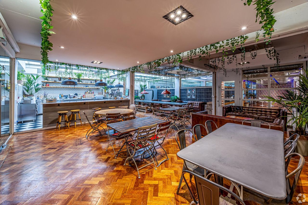 London  Office space Matrix Cafe image 4