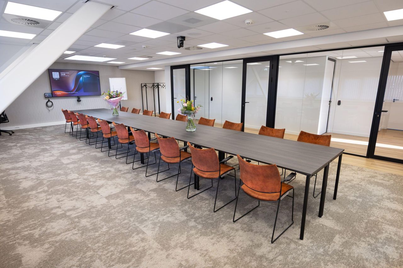 Nunspeet  Meeting room 12. Huib van de Vecht - Vergaderzaal image 7