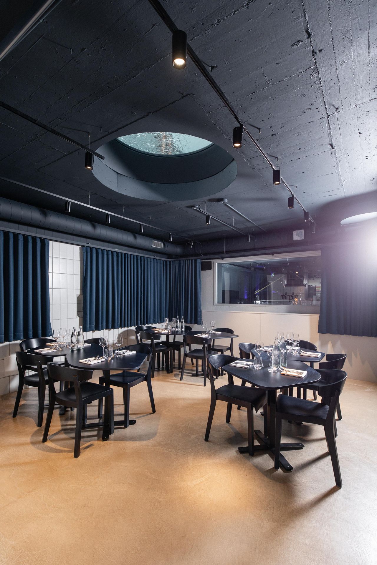 Zürich  Restaurant Dursterei image 4