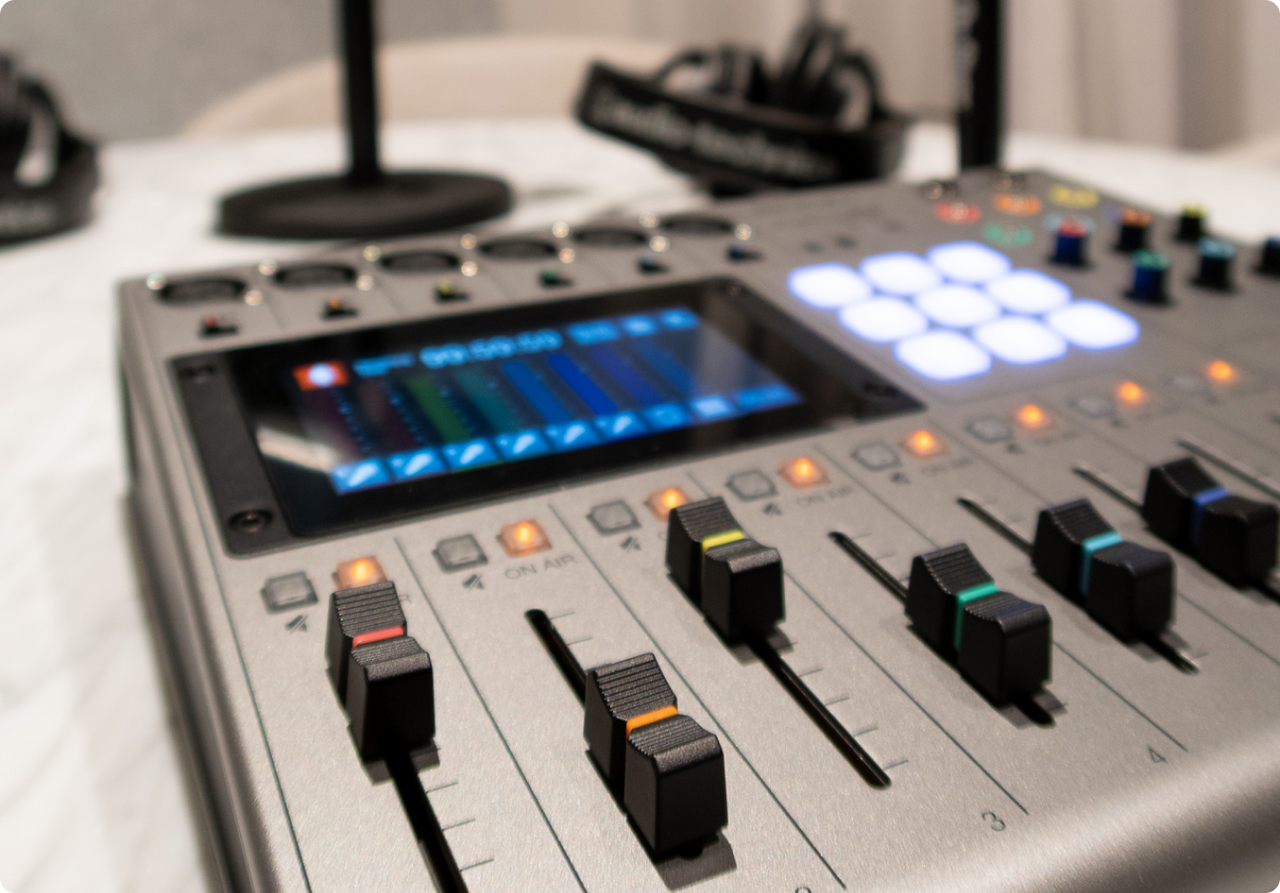 Singapur  Tonstudio Podcast Lounge image 2