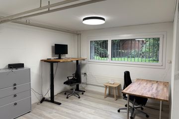 Rest der Welt Workspace Dübendorf Station Office image 3