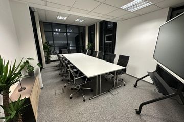 Nuremberg  Coworking space Meetingraum image 1