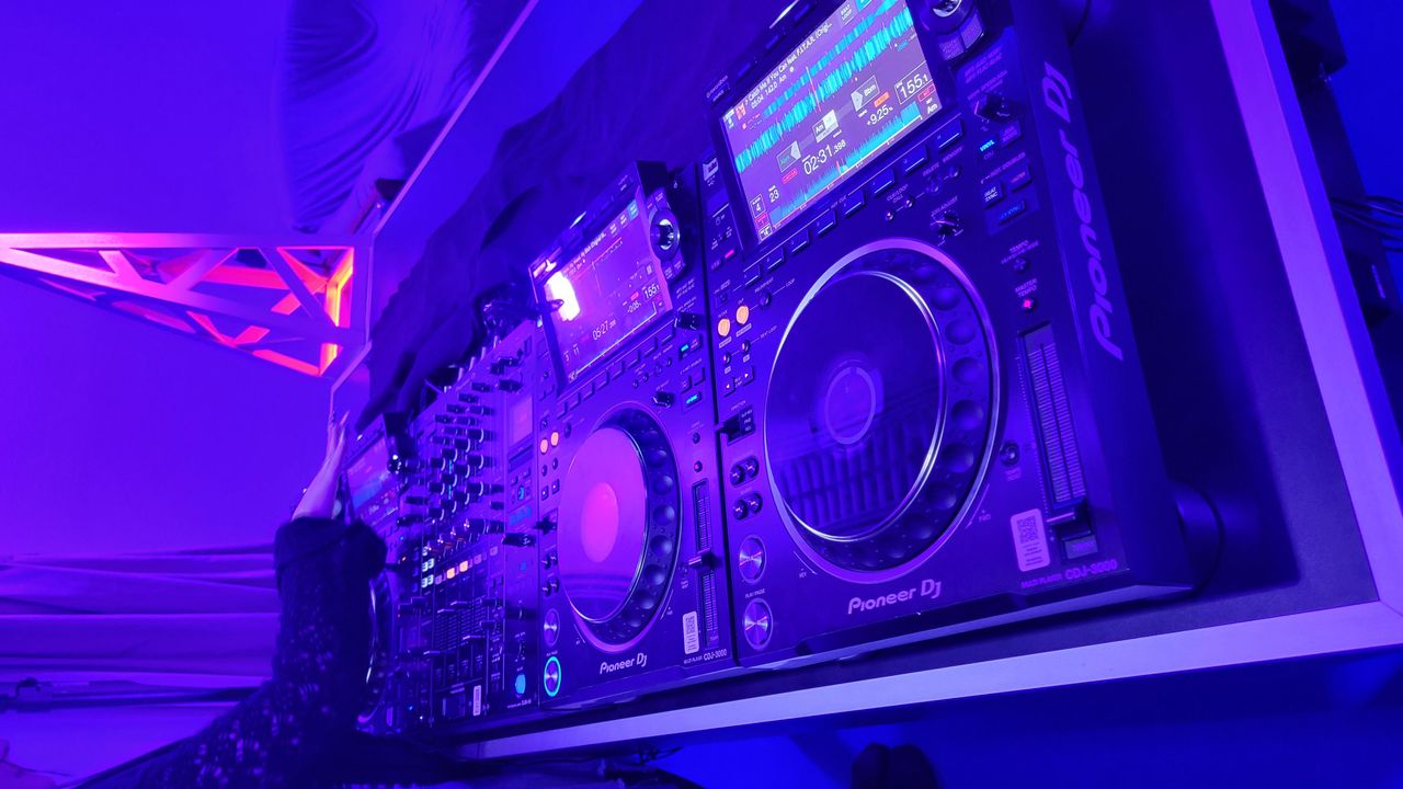 München  Partyraum > DJ Studio | Partyraum < image 3