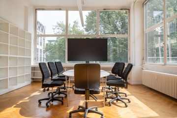 Berlin  Coworking space Gruppen Co-Working-Area image 2