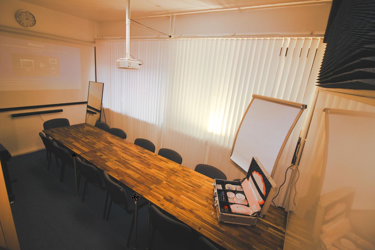 Berlin Kreatives Meeting Seminar rooms nahe S3+S7 Charlottbg., U7 Wilmersd., U2 Bismarckstr. - R. 01 - 10 - 15h image 0
