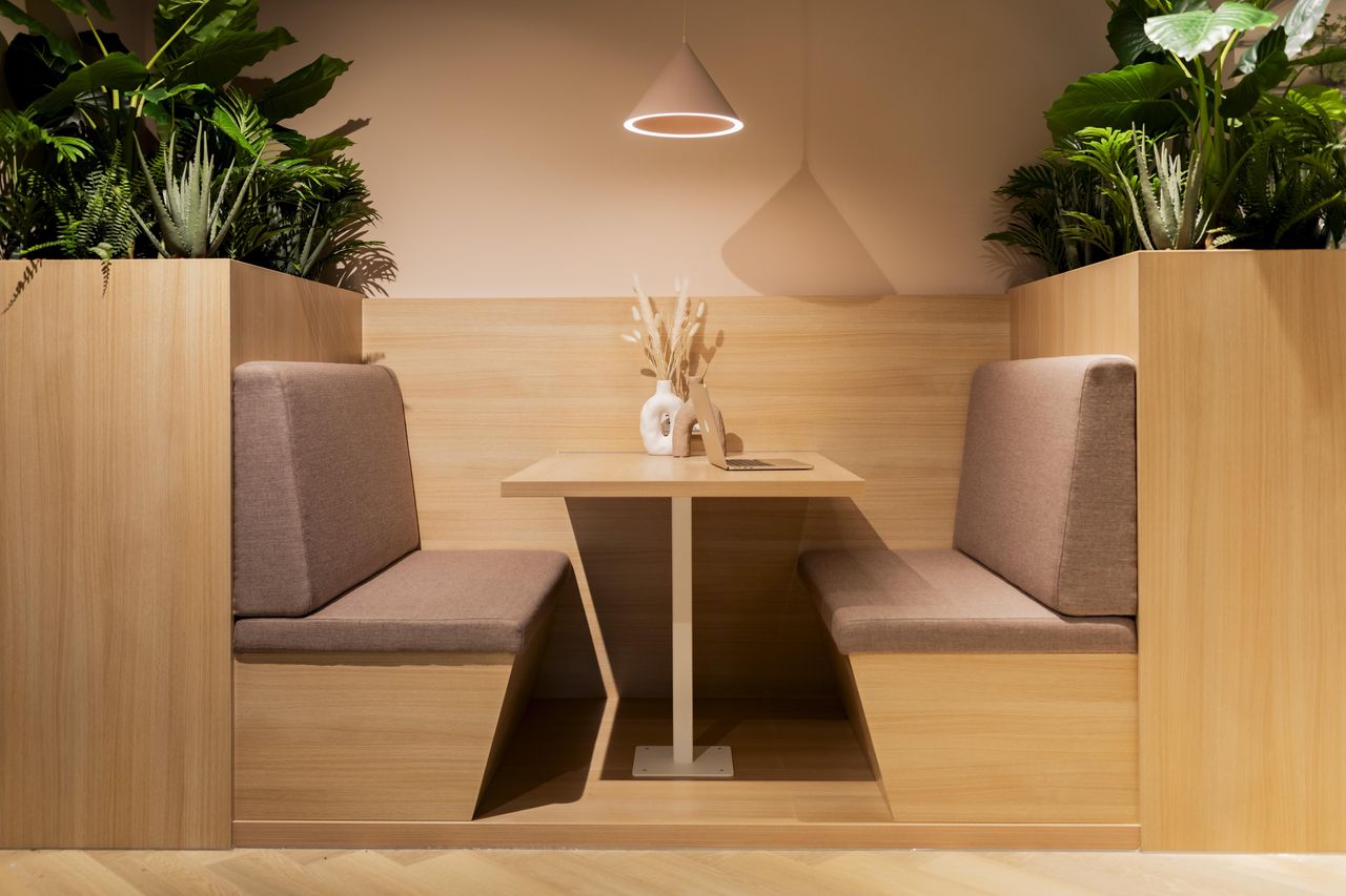 Diemen  Tagungsräume Business Spot+ l 4.26 Desk 6 image 1