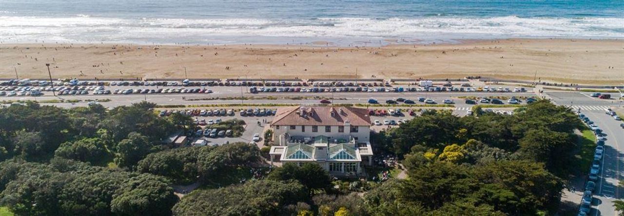 San Francisco  Restaurant Beach Chalet Brewery image 8