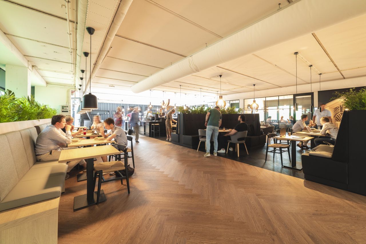 Capelle aan den IJssel  Tijdelijke kantoorruimte en werkruimtes Meeting Room Rijn - gratis koffie en thee image 3