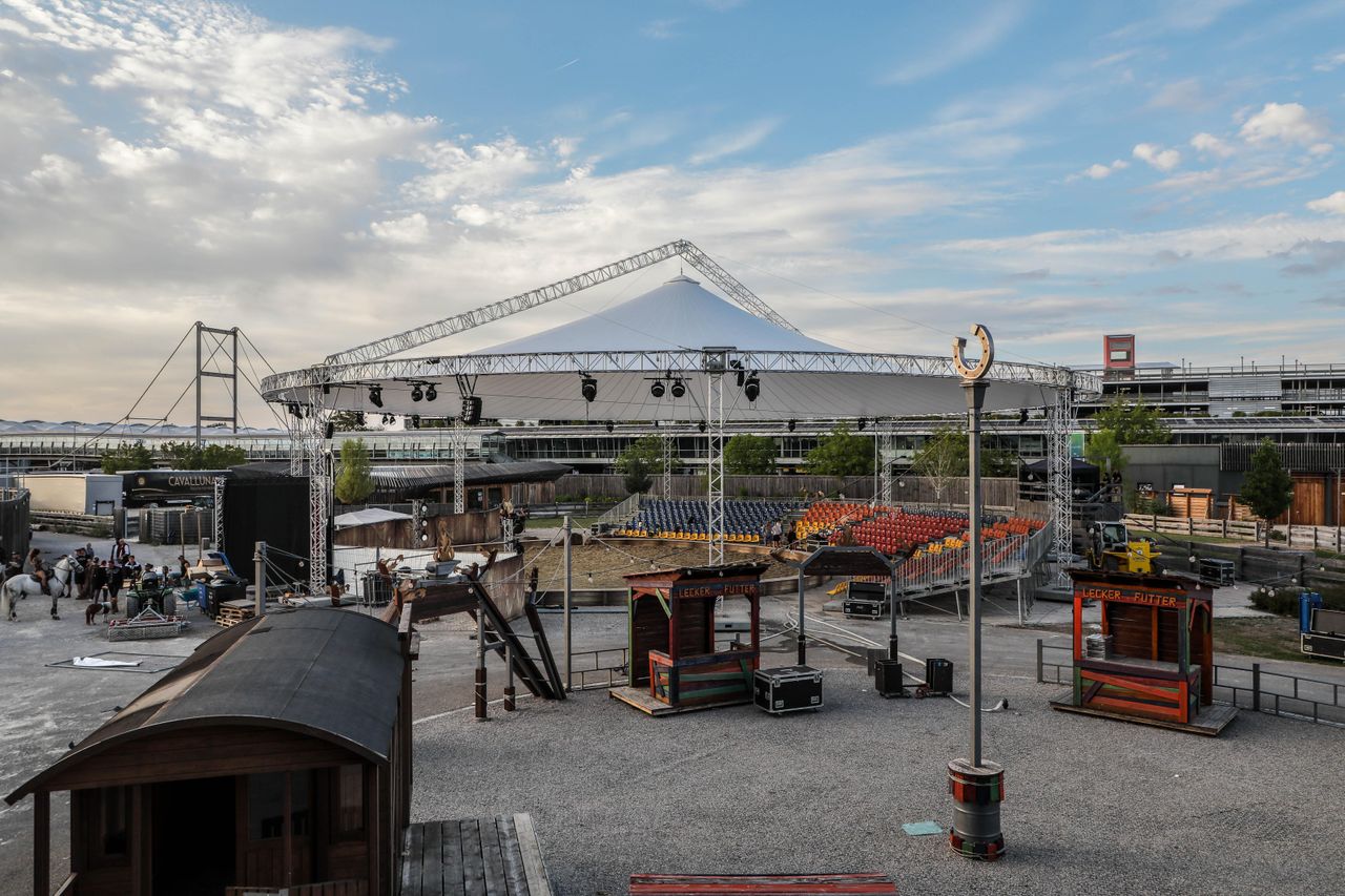 München Christmas Party Open Air Location CAVALLUNA Park image 23