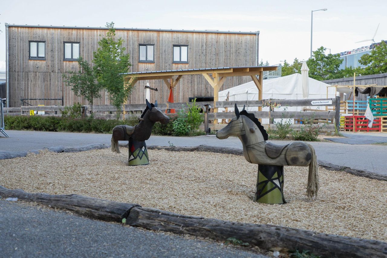 München Christmas Party Open Air Location CAVALLUNA Park image 31