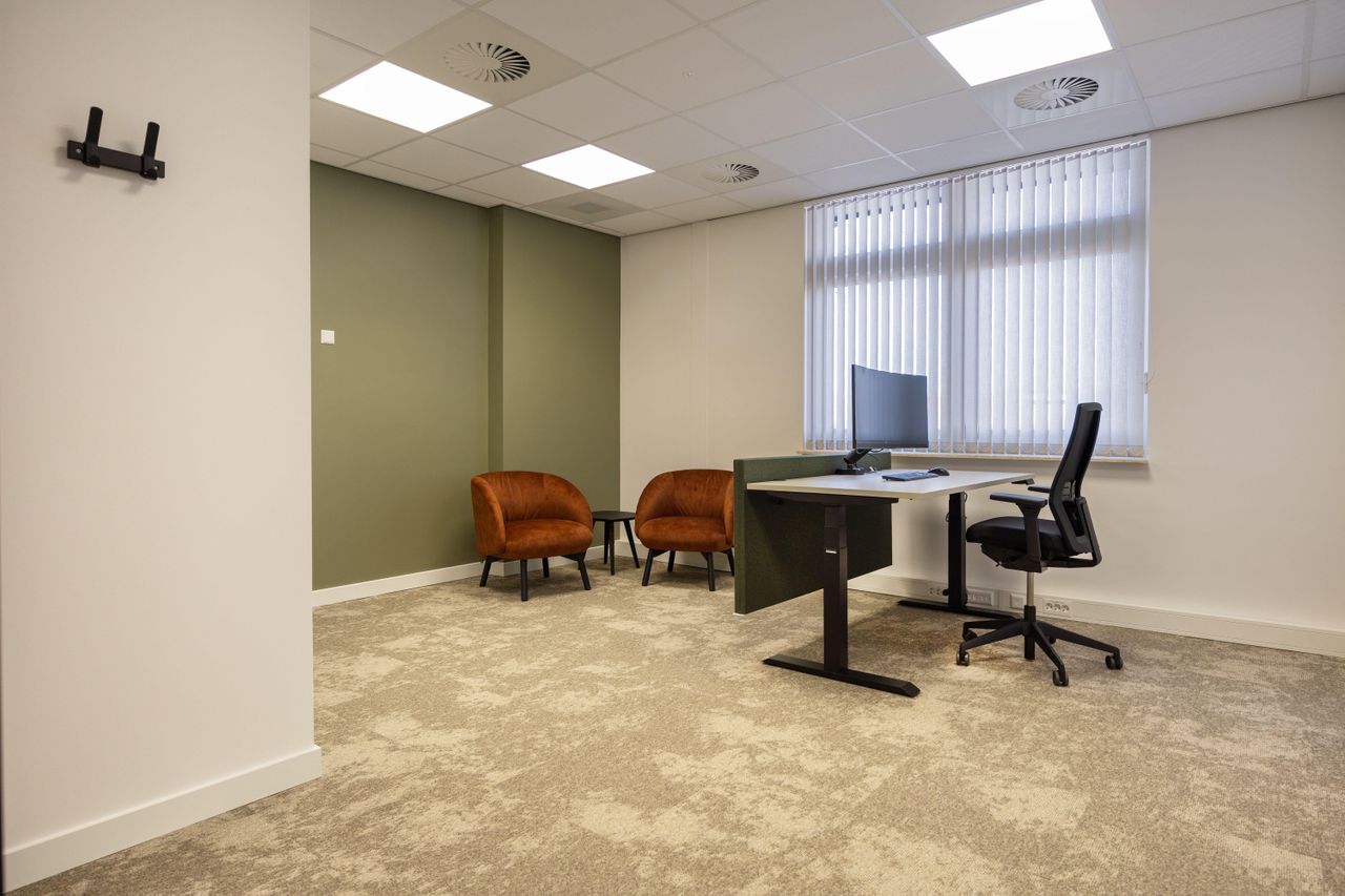 Nunspeet  Büroraum 9. Tante Cor - kamer image 0