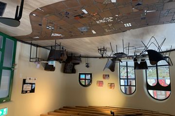 Rest of the World Kundengespräch  Therapie- und Yoga-/Gruppenraum Markthalle Altenrhein (Hundertwasser Arc image 2