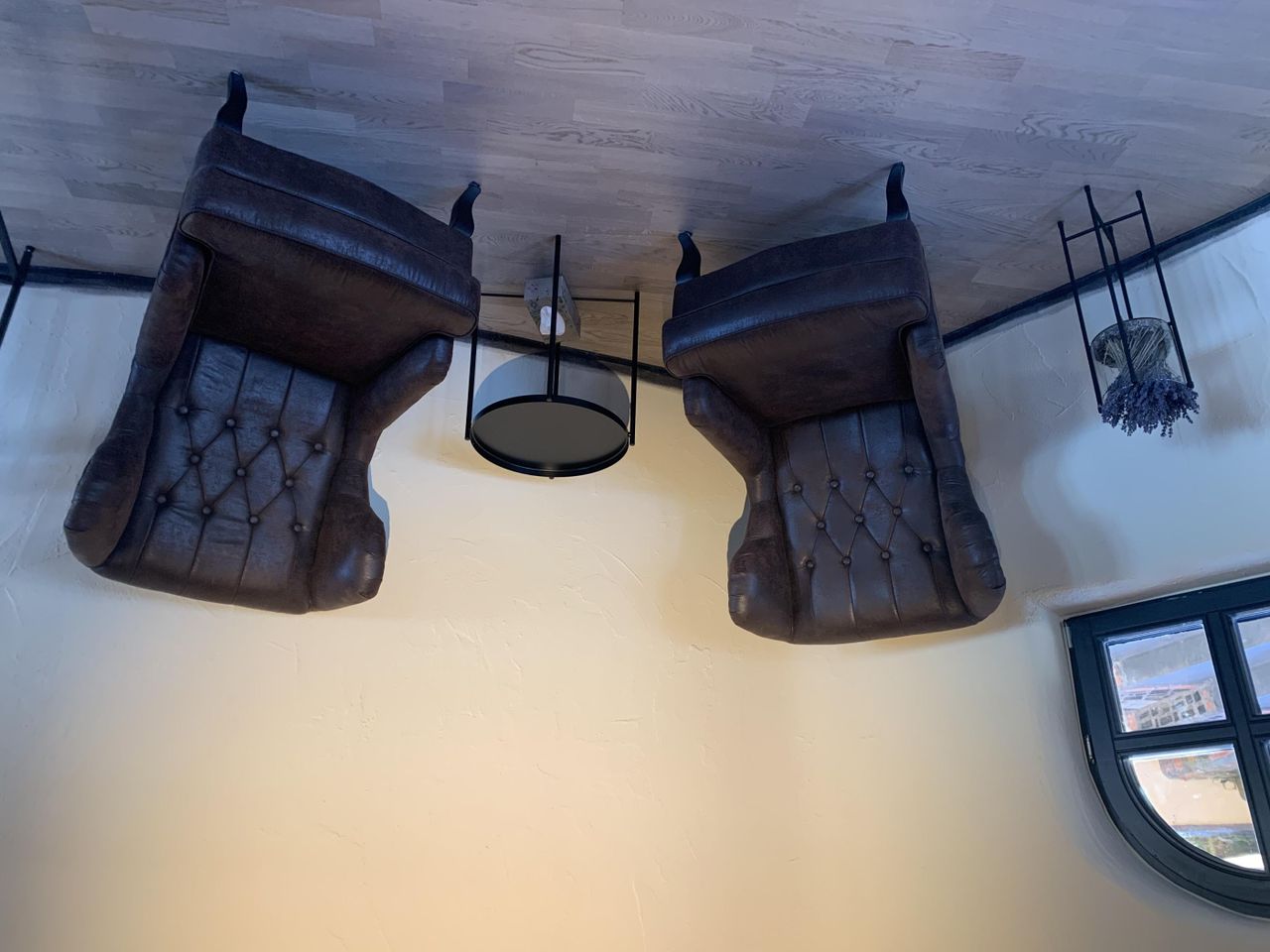 Rest of the World Kundengespräch  Therapie- und Yoga-/Gruppenraum Markthalle Altenrhein (Hundertwasser Arc image 7