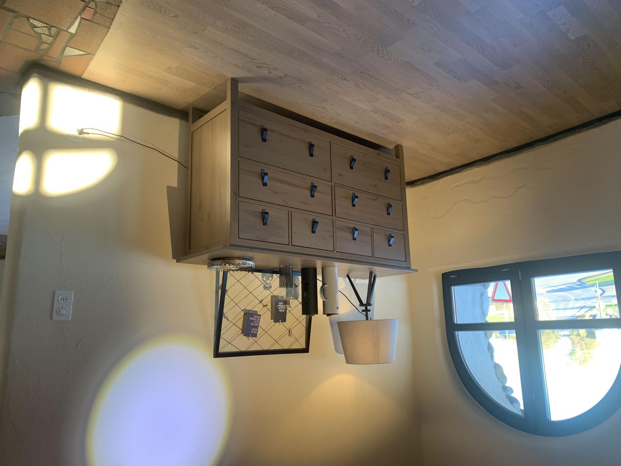 Rest of the World Kundengespräch  Therapie- und Yoga-/Gruppenraum Markthalle Altenrhein (Hundertwasser Arc image 8