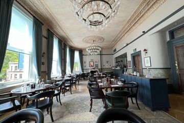 London Restaurant The Hero Of Maida image 12