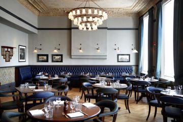 London Restaurant The Hero Of Maida image 13