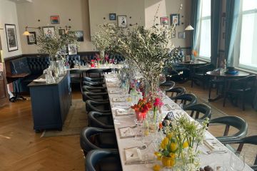 London Restaurant The Hero Of Maida image 17