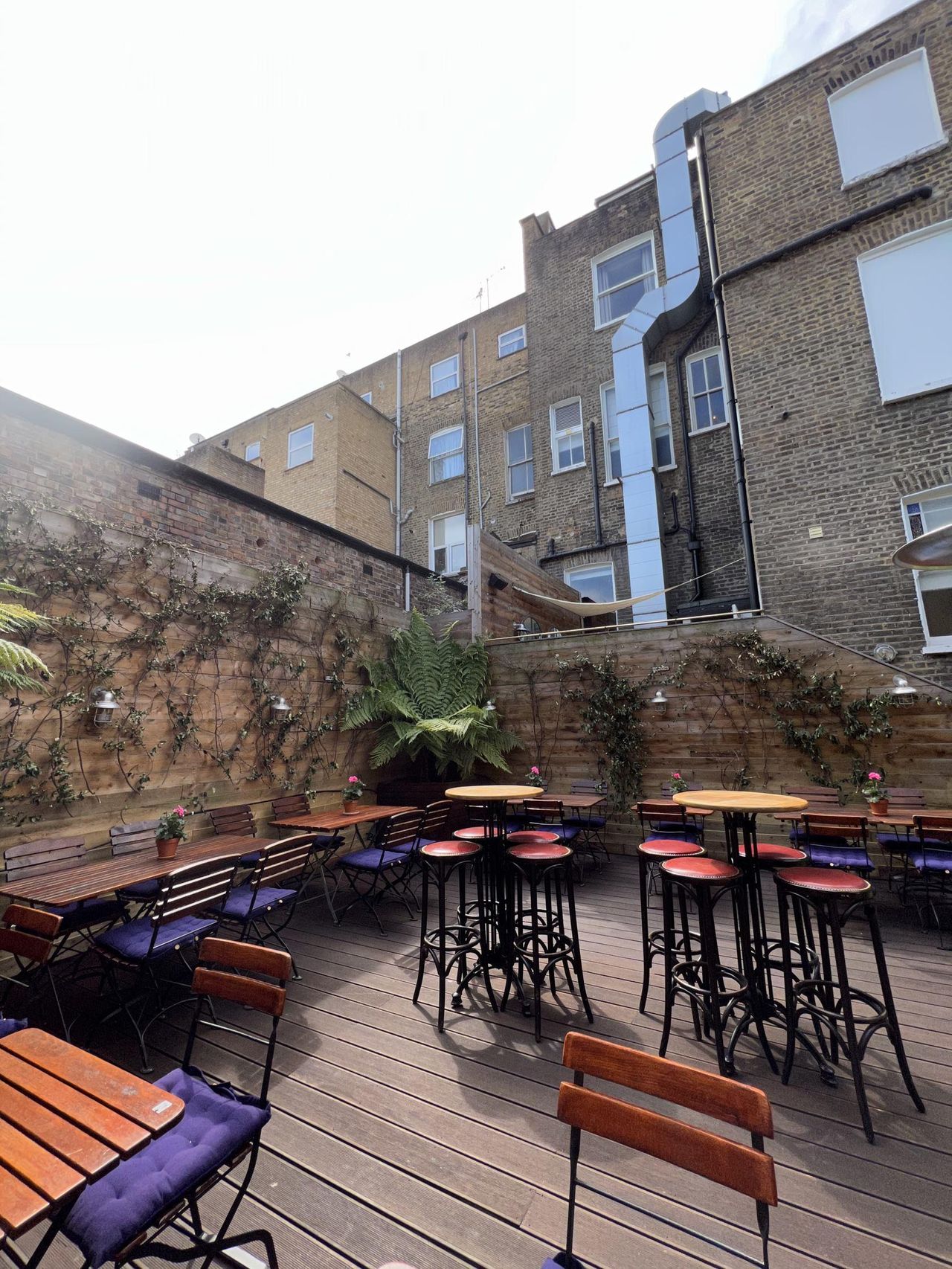 London  Restaurant The Hero Of Maida image 33