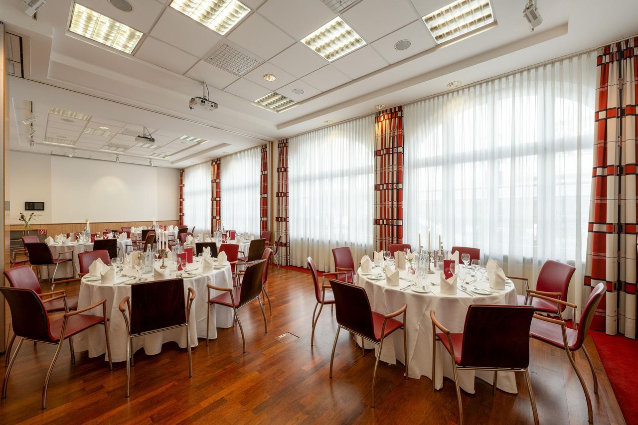 Berlin Offsite-Meeting Function Room Die Zwillinge zusammen- Spener Fliedner image 1