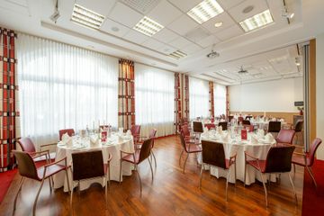 Berlin Offsite-Meeting Function Room Die Zwillinge zusammen- Spener Fliedner image 2