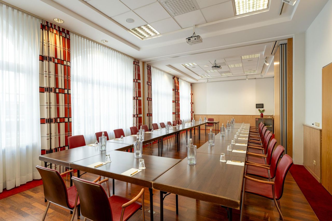 Berlin Offsite-Meeting Function Room Die Zwillinge zusammen- Spener Fliedner image 0