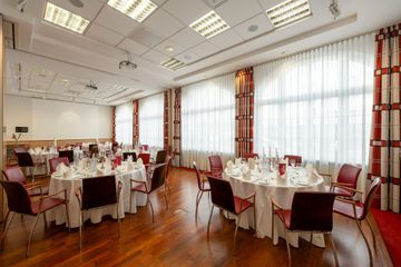 Berlin Offsite-Meeting Function Room Die Zwillinge zusammen- Spener Fliedner image 0